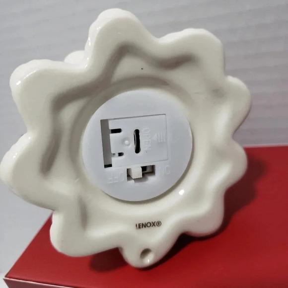 COPY - NWT Lenox Treausured  Traditions Light Up Porcelain Tree Ornament - Picture 6 of 7